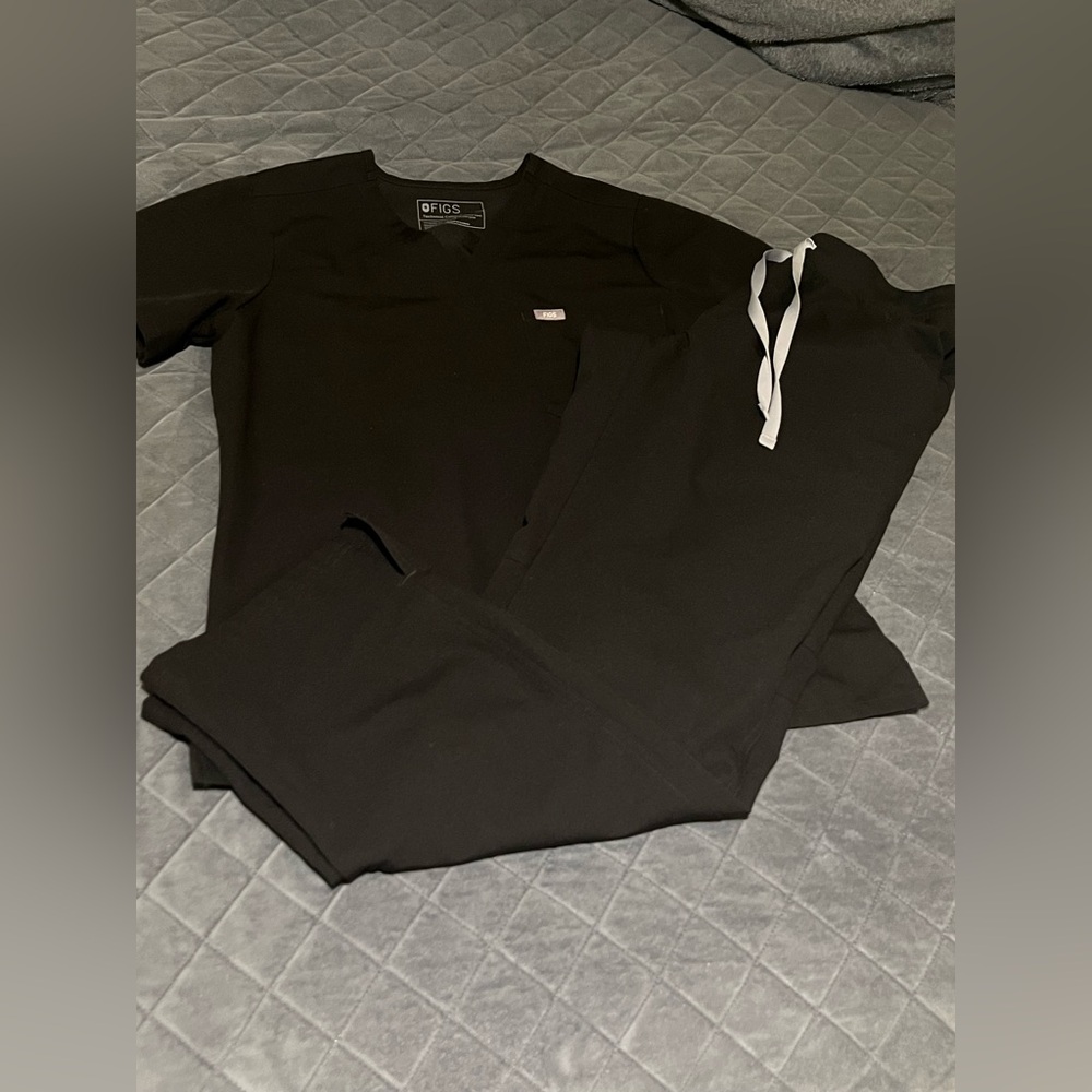 FIGS Black Women's Scrub Top and Pants Set